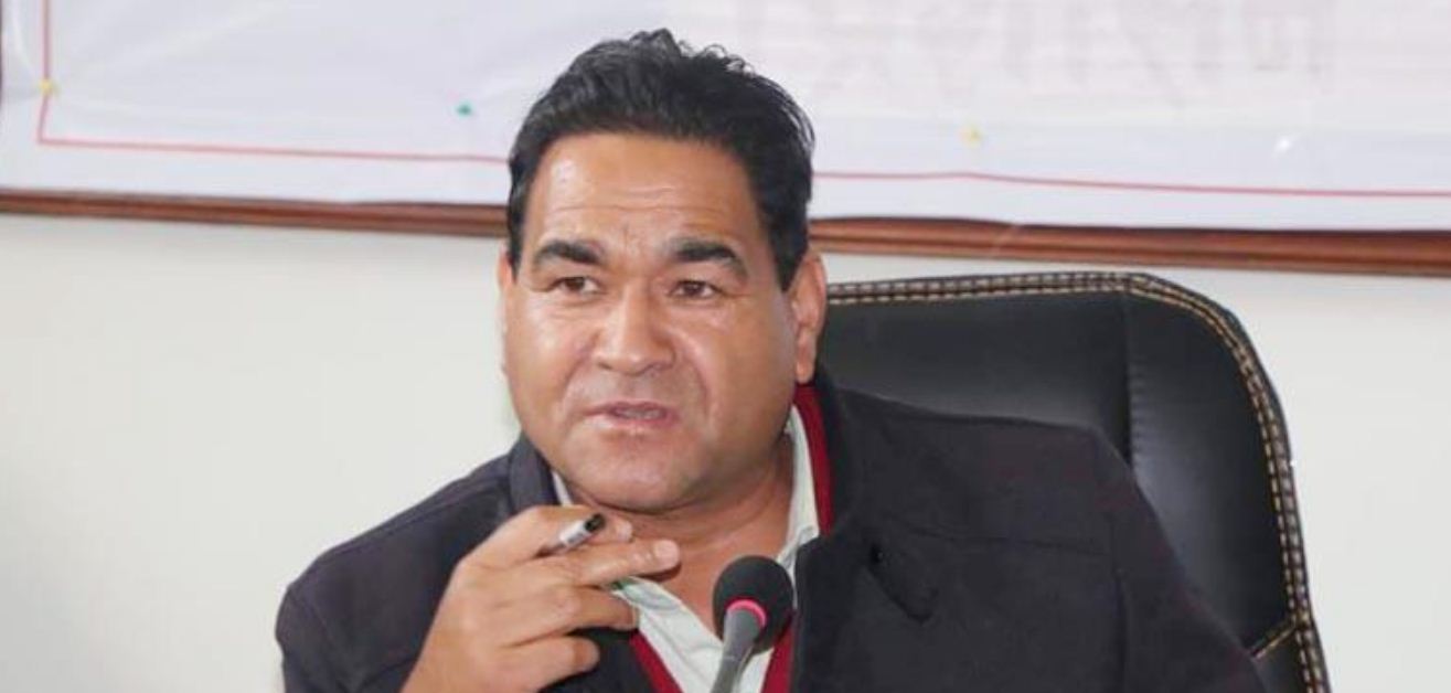 विश्वविद्यालय अन्यत्र नसार्न मुख्यमन्त्रीलाई ज्ञापनपत्र